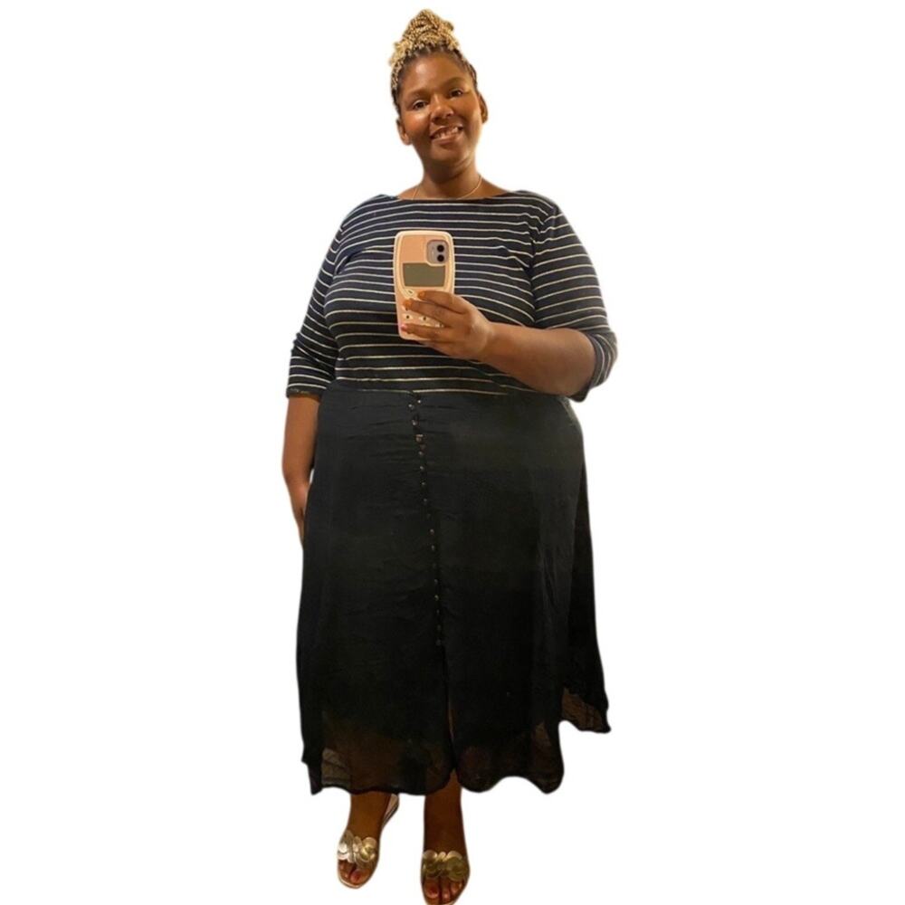 Vintage Navy 3X Skirt - Versatile and Stylish!